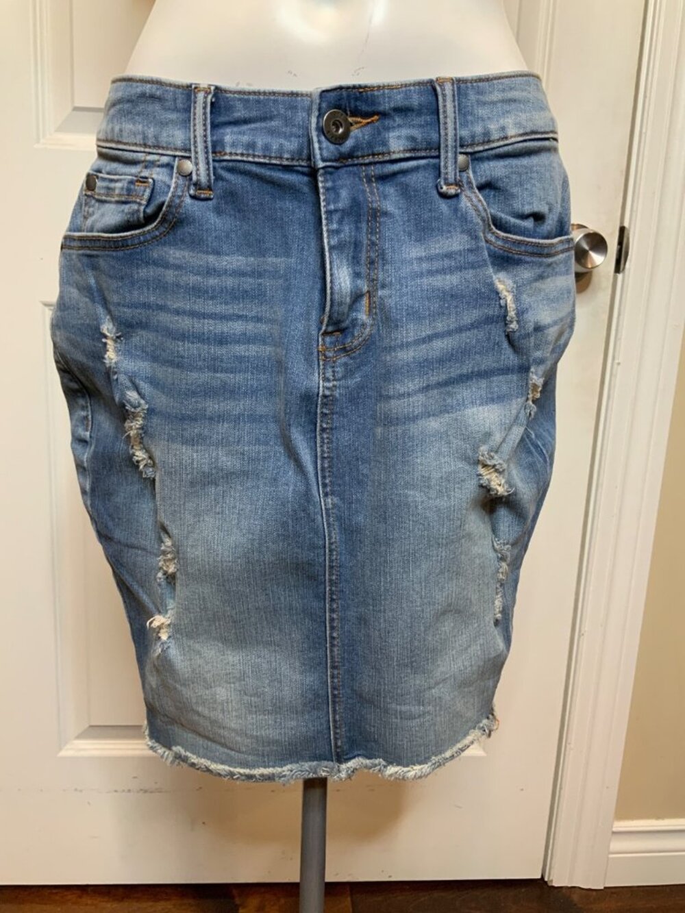 Torrid Medium Wash Blue Distressed Denim Pencil Skirt, Size 10